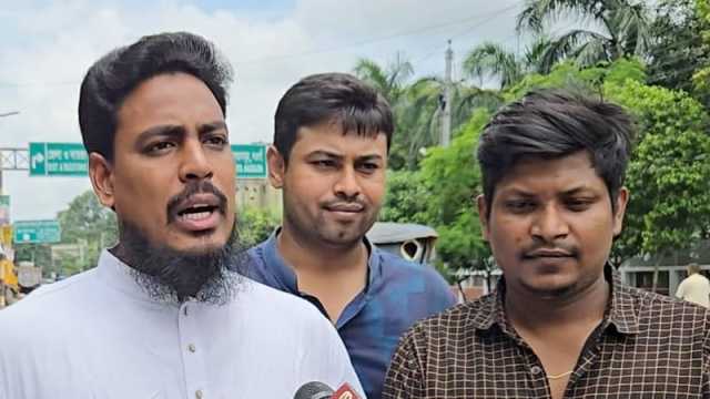 সন্ত্রাস ও অর্থের প্রভাবমুক্ত রাজনীতির প্রত্যয় এনসিপির: নওগাঁয় আখতার