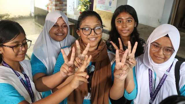 রাজশাহী বোর্ডে সাত বছরের মধ্যে সর্বনিম্ন ফলাফল, এবারও এগিয়ে মেয়েরা 