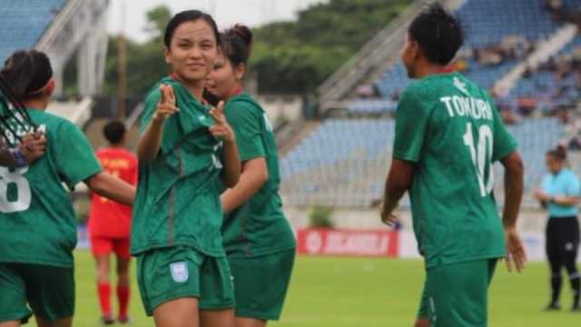 ঋতুপর্ণাকে যে লিগে দেখতে চান কোচ বাটলার