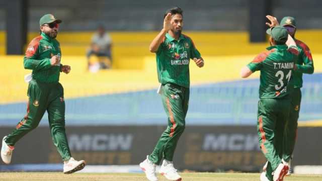 তানজিম সাকিবে প্রথম সাফল্য বাংলাদেশের
