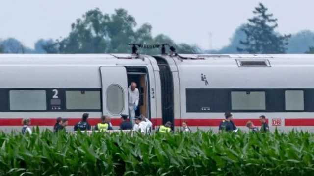 জার্মানিতে ট্রেনে হামলা, আহত ৪
