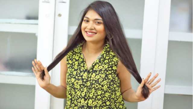চুল ঝরা কমাতে কী করবেন