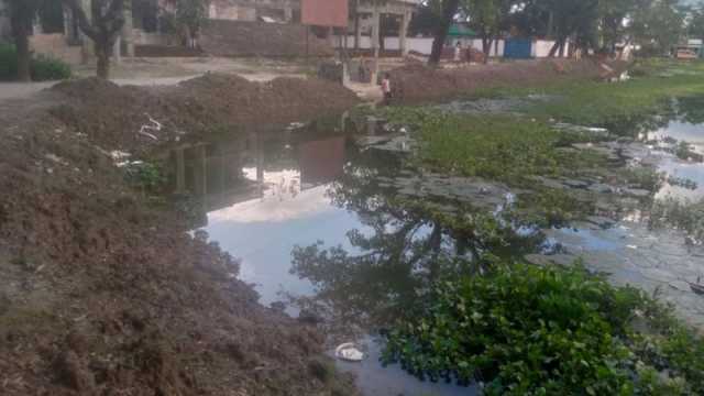 পুকুরের সৌন্দর্যবর্ধন প্রকল্পে অনিয়ম