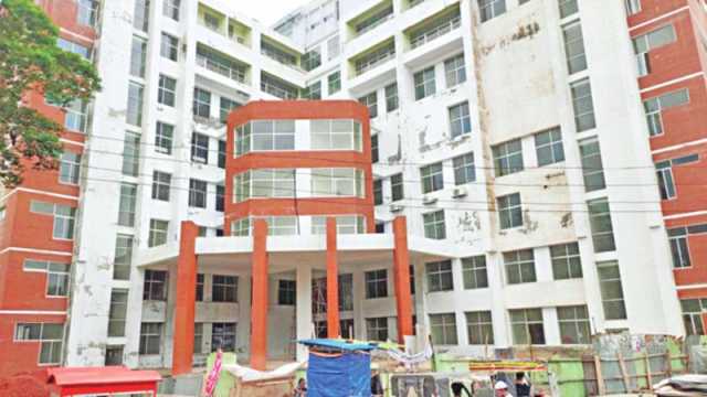 সেবায় দুর্ভোগ, ৬ মাসেও হস্তান্তর হয়নি নতুন ভবন