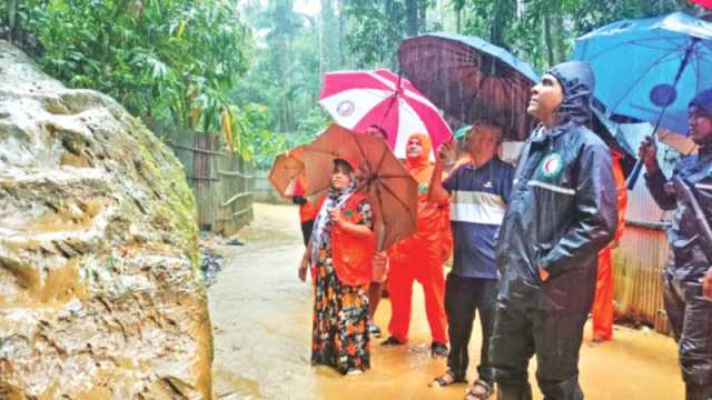 টেকনাফের পাহাড়ে অর্ধলাখ মানুষের জীবন ঝুঁকিতে