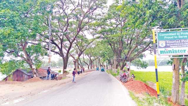 রাঙামাটির ৭ সড়কই ভালো