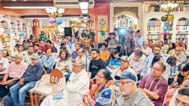 বইয়ের ভুবনের এক উজ্জ্বল আলোকশিখা
