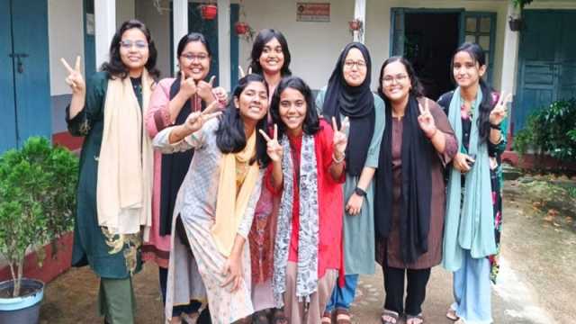 গণিত ও ইংরেজি প্রভাব ফেলেছে ফলাফলে