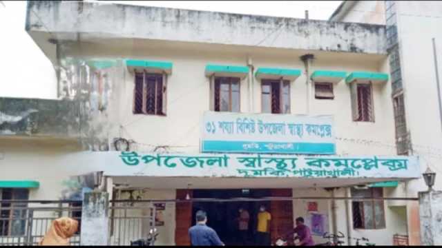 দাপ্তরিক কাজে অফিস সহকারী, হাত-পা গুটিয়ে প্রধান সহকারী