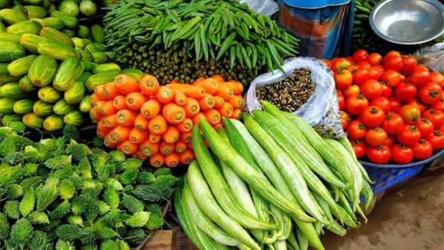 বৃষ্টিতে বাড়ল মাছ ও সবজির দাম