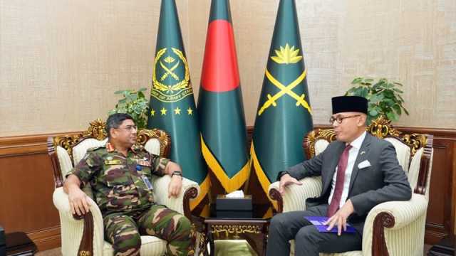 সেনাপ্রধানের সঙ্গে ইন্দোনেশিয়ার উপপররাষ্ট্রমন্ত্রীর সাক্ষাৎ