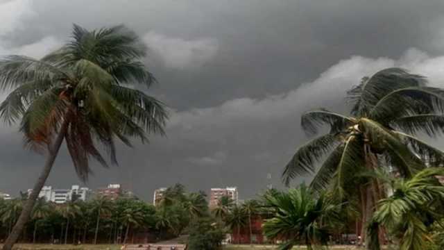সারাদেশে বজ্রসহ বৃষ্টির আভাস