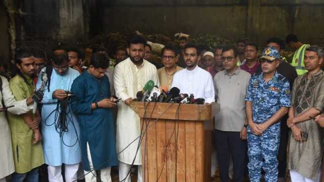 কোরবানির বর্জ্য ঈদ আনন্দে বাধা হবে না: উপদেষ্টা আসিফ