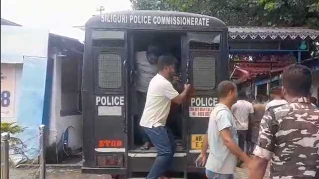 ভুটানের ট্রাক আটকানোয় একাধিক ভারতীয় ট্রাকচালক-শ্রমিক গ্রেপ্তার 