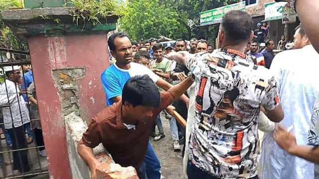 সাতক্ষীরা প্রেস ক্লাবে হামলা, সাংবাদিক আহত