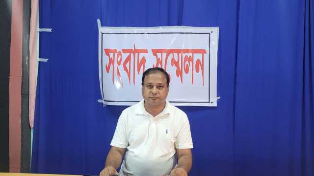 গণঅধিকার পরিষদ ত্যাগ করে এনসিপিতে যোগদানের ঘোষণা দিয়ে সংবাদ সম্মেলন