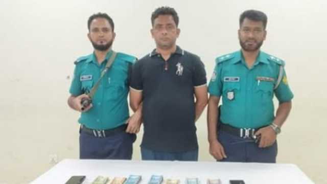 ‘মব’ তৈরি করে সাবেক সিইসিকে হেনস্তার ঘটনায় এক ব্যক্তি গ্রেপ্তার