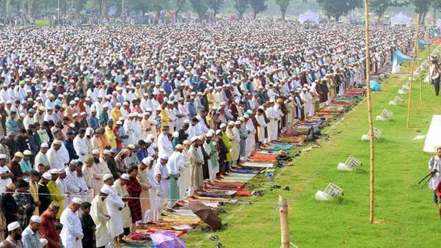 গোর-এ-শহীদ ময়দানে লাখো মুসল্লির ঈদের নামাজ আদায়
