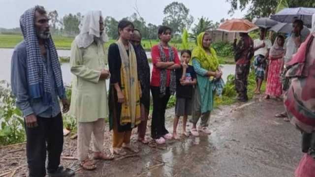 তিন সীমান্ত দিয়ে ৪৬ জনকে ঠেলে পাঠাল বিএসএফ