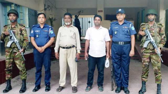 টাকা নিয়ে ভিজিএফের চাল বিতরণের অভিযোগ, চেয়ারম্যান ও সচিব আটক