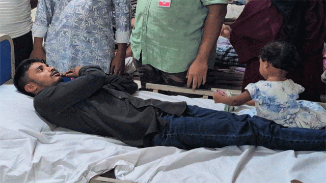 চা বিক্রেতা জুলাই যোদ্ধাকে মারধর, পুলিশ কর্মকর্তা বরখাস্ত