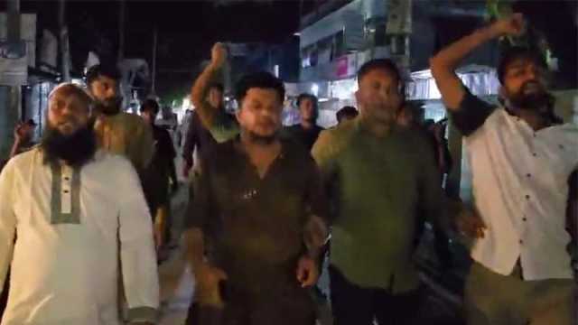 ইয়াবাসহ আটকের পর বিএনপি কর্মীর মৃত্যু, থানার সামনে স্থানীয়দের বিক্ষোভ