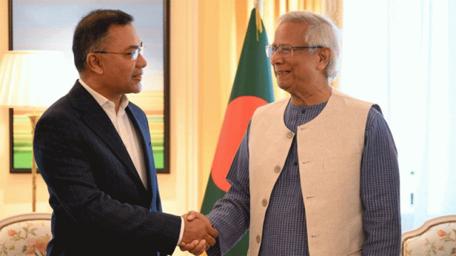 জন্মদিনে প্রধান উপদেষ্টাকে তারেক রহমানের ফুলেল শুভেচ্ছা