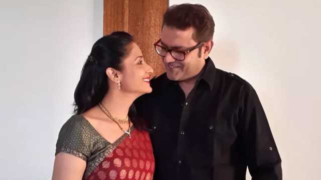 ভেঙে গেল ১৬ বছরের সংসার