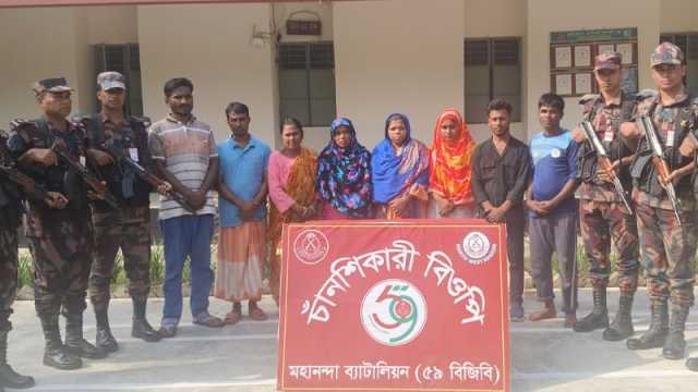 আরও ৬৯ জনকে ঠেলে পাঠাল বিএসএফ