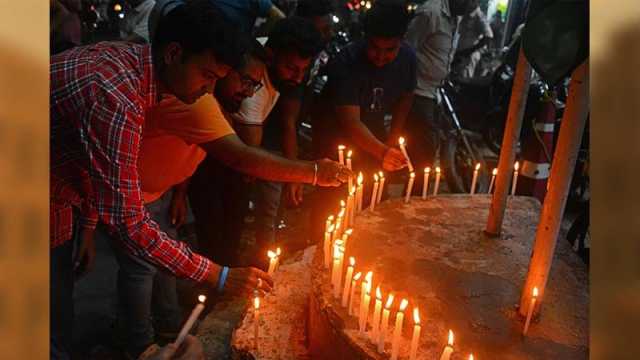 ১০ মিনিট দেরি হওয়ায় বেঁচে গেলেন নারী যাত্রী