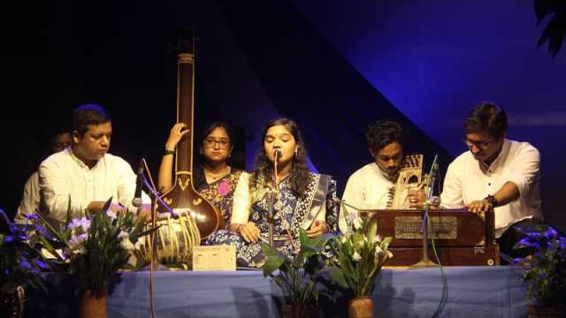 সুরে, শ্রুতিতে, শ্রদ্ধায় সুফিয়া কামালকে নিবেদন