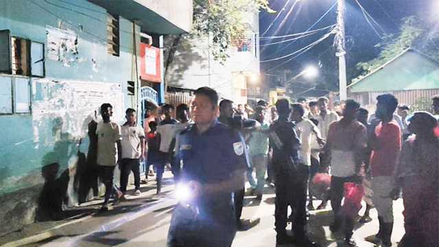 ভৈরবে টিফিন ক্যারিয়ার নিয়ে ঠাট্টার জেরে সংঘর্ষ, আহত ১০