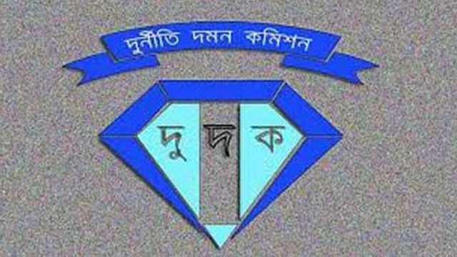 আত্মগোপনে থাকা আ.লীগ নেতা বেন্টু ও তার পরিবারের বিরুদ্ধে দুদকের মামলা