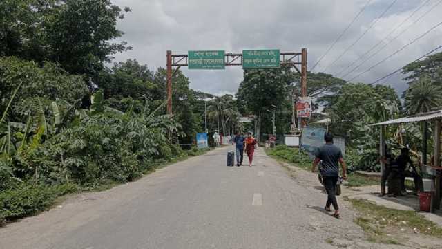 এনবিআর ‘শাটডাউনে’ আখাউড়া স্থলবন্দরে স্থবিরতা