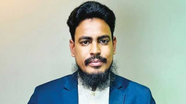 এনসিপি নেতা আখতার হোসেনকে লক্ষ্য করে ককটেল নিক্ষেপ