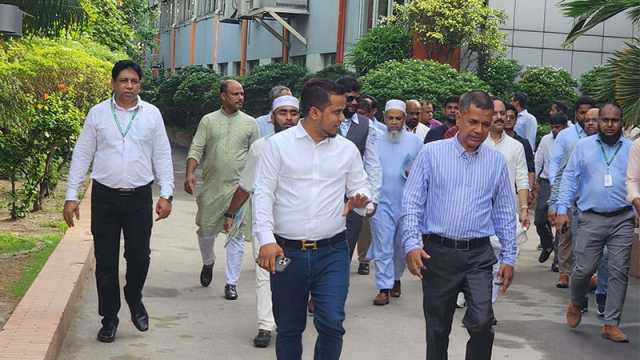 আড়াইহাজারে শিল্প কারখানায় গ্যাস সংকট সমাধানের আশ্বাস দিলেন পেট্রোবাংলার চেয়ারম্যান   