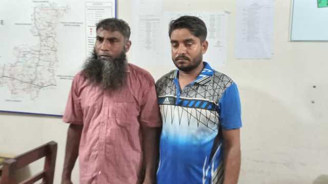 পুঠিয়ায় সেনা সদস্যের বাড়িতে অগ্নিসংযোগের ঘটনায় দুই বিএনপি কর্মী আটক 
