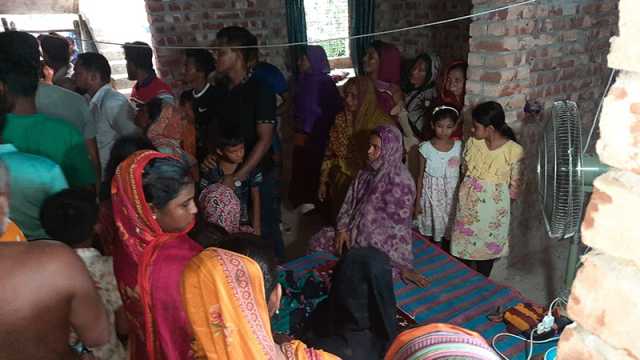 পানিতে ভাসছিল ২২ দিনের শিশুর মৃতদেহ, ঘরে ঘুমিয়ে ছিলেন মা
