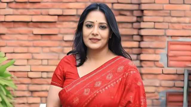 জীবন বলে দেবে কোনটা করা বেশি জরুরি: অপি করিম