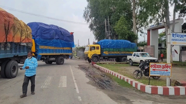 ১০ দিন পর আমদানি-রপ্তানি শুরু বাংলাবান্ধা স্থলবন্দরে