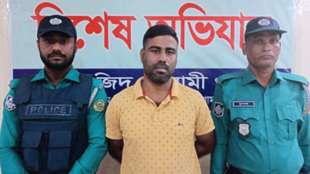জামিনে বেরিয়ে চাঁদাবাজি, ফের ধরা ‘বার্মা সবুজ’