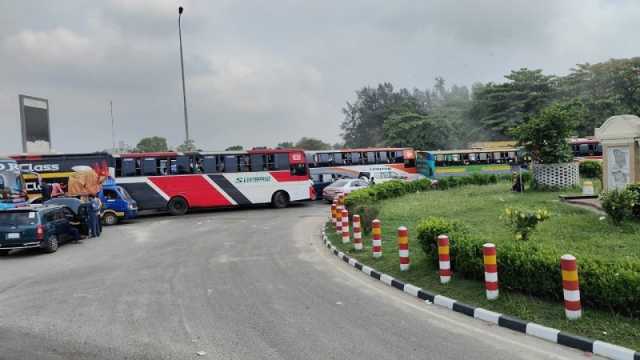 যমুনা সেতুর পশ্চিমে ১৭ কিলোমিটার যানজট