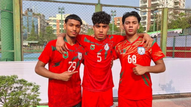 বাফুফের ট্রায়ালে ১৪ দেশের ৫১ ফুটবলার