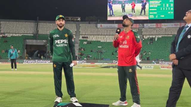হোয়াইটওয়াশ এড়ানোর আশায় ব্যাটিংয়ে বাংলাদেশ