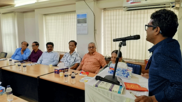 ‘মাতৃভাষা ও শিক্ষা : শতবর্ষের ভাবনা’ বই নিয়ে আলোচনা