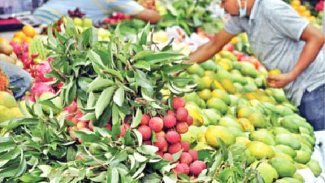 সরবরাহ পর্যাপ্ত, দামও নাগালে