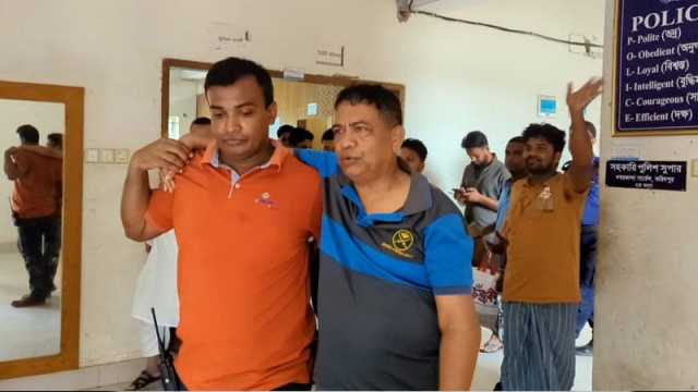 ফরিদপুরে চাঁদাবাজির মামলায় অবসরপ্রাপ্ত মেজর গ্রেপ্তার