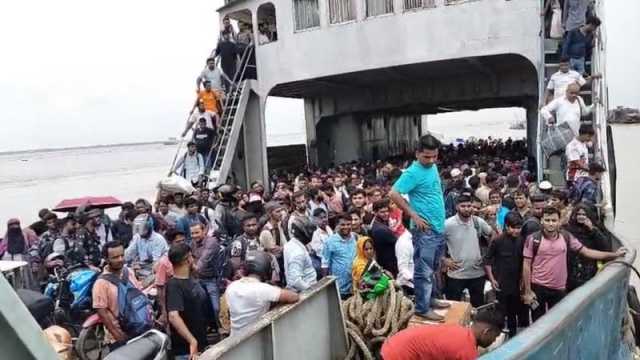 দৌলতদিয়ায় গাড়ির চাপ থাকলেও ভোগান্তি নেই
