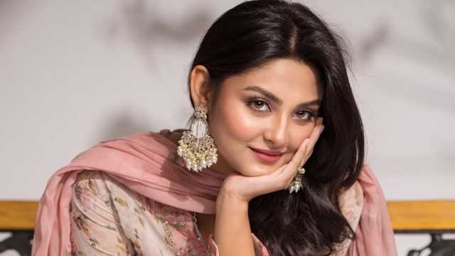 নাজনীন নিহার ‘মিথ্যে প্রেমের গল্প’