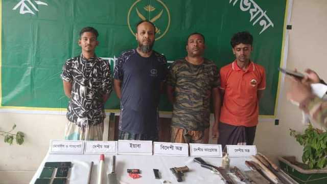 খুলনায় বিএনপির ওয়ার্ড সভাপতিসহ আটক ৪, অস্ত্র উদ্ধার 
